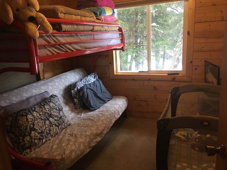 2 Bedroom Log Cabin With Bunkhouse At The Base Of Alyeska Ski