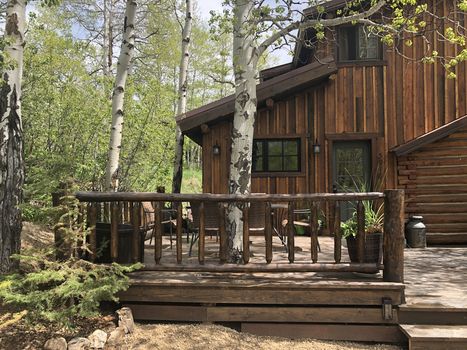 Beautiful Log Cabin At Henrys Lake Only 13 Miles To West