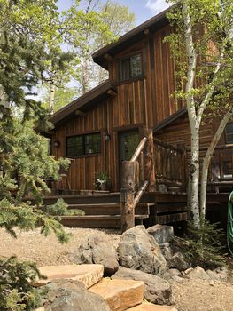 Beautiful Log Cabin At Henrys Lake Only 13 Miles To West