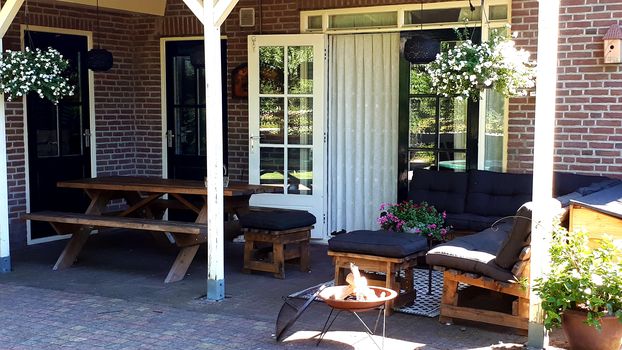 Familyhouse With Veranda Sunny Garden Amsterdam 90 Minutes