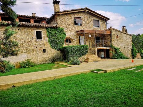 https://api.homeexchange.com/1541892763/5484378?quality=80&height=350&keep-ratio=true