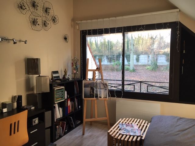 Close To Paris Large And Modern House In A Green Calm Area