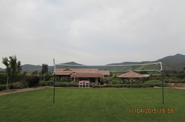 Country cottage and garden with a view of the Pomaire Valley