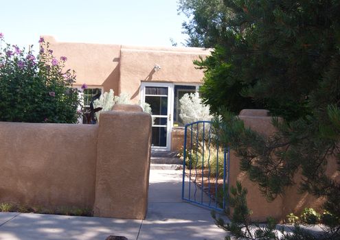 Comfortable Home With Private Patio And Large Master Bedroom In